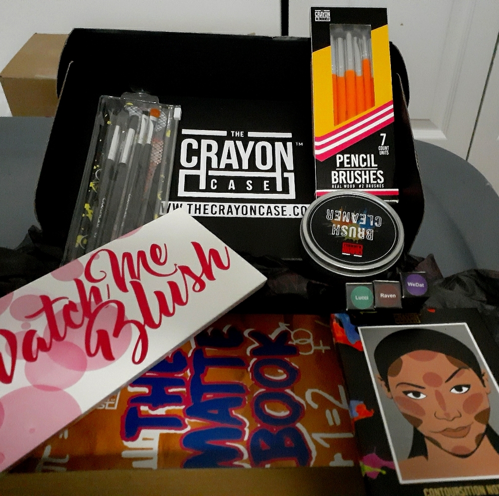 COPY - NEW Crayon Case Makeup